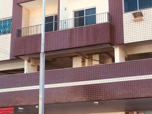 #766 - Apartamento para Venda em Cabo Frio - RJ