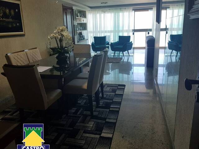 #957 - Apartamento para Venda em Macaé - RJ