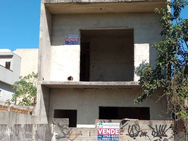 #960 - Casa para Venda em Rio das Ostras - RJ