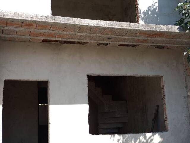 #960 - Casa para Venda em Rio das Ostras - RJ