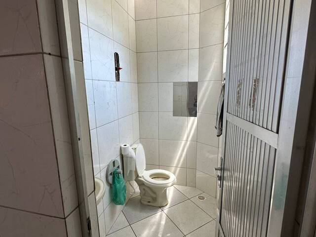 Sala para Venda em Rio das Ostras - 4